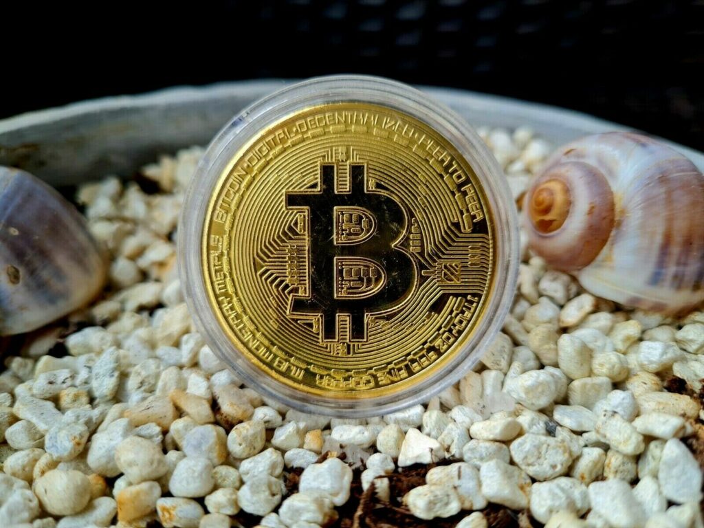 Kas yra bitkoinas ir kaip jis veikia?
